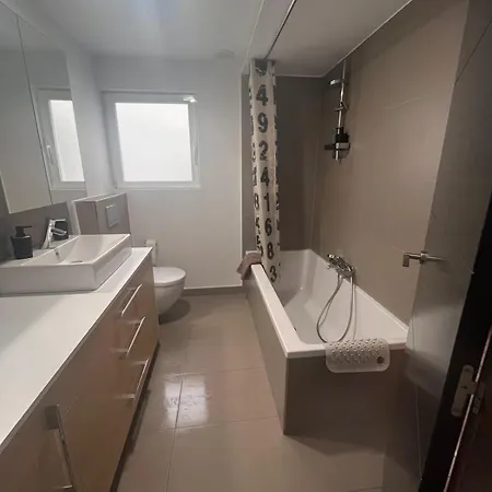 Junto Al Paseo Maritimo De Appartement *