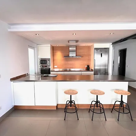 Junto Al Paseo Maritimo De Appartement